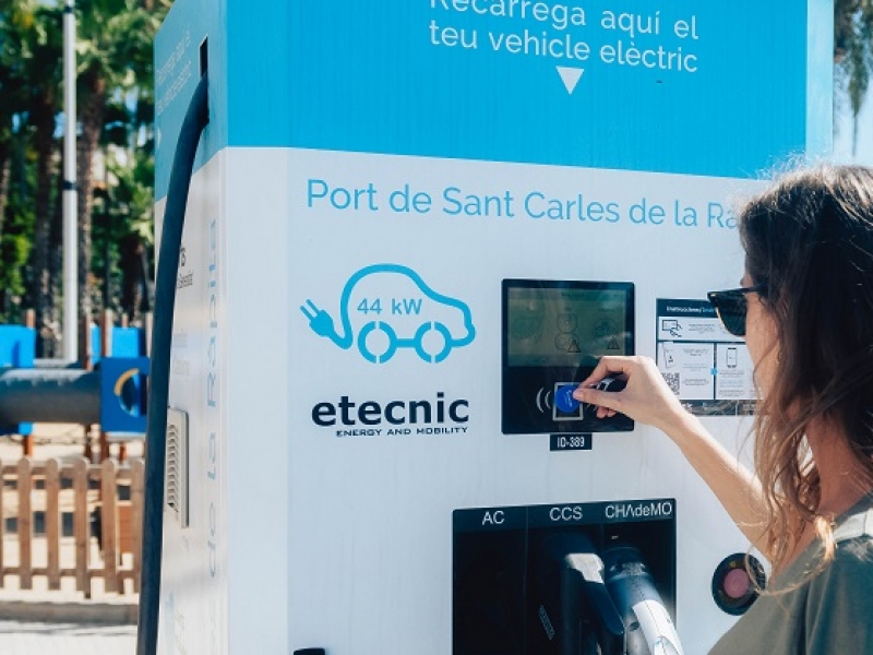 Lempresa catalana etecnic introdueix al Regne Unit el seu sistema de gesti en 500 punts de recrrega per a vehicles elctrics