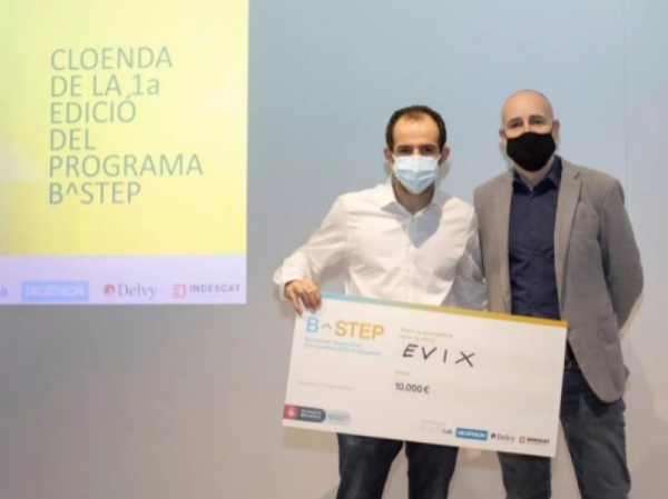 Barcelona Activa premia amb 10.000 euros la startup Evix per un coix de seguretat cervical per a casc