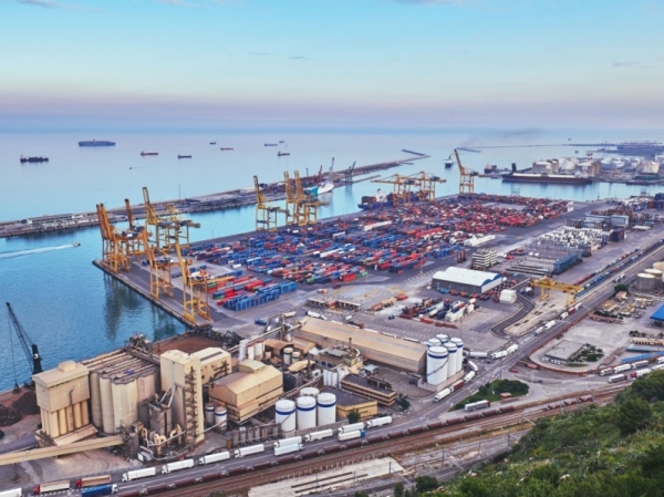 El Port de Barcelona instaura la intel·ligència artificial per identificar contenidors
